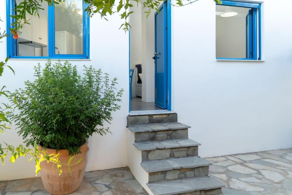 Blue Moon Apartments Makrýgialos Екстериор снимка