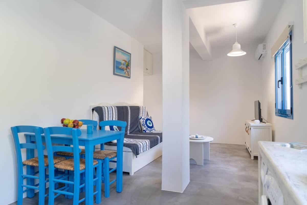 Blue Moon Apartments Makrýgialos Екстериор снимка