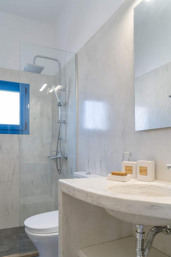 Blue Moon Apartments Makrýgialos Екстериор снимка