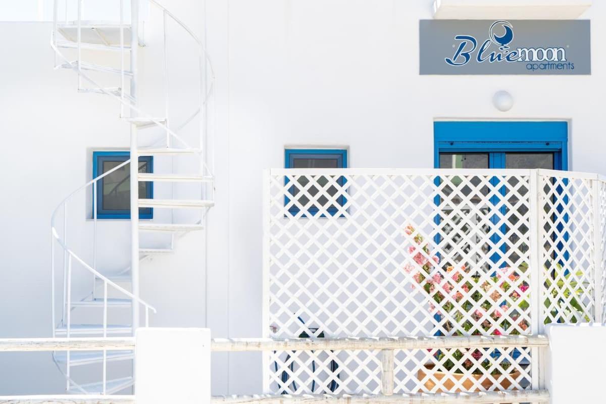 Blue Moon Apartments Makrýgialos Екстериор снимка